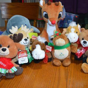 lot of christmas stuffed animals
